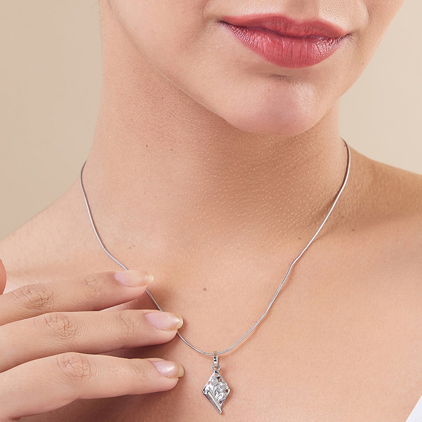 MAIRA Stylish 925 Sterling Silver Necklace Pendant Chain Jewellery for Girls / WOmen